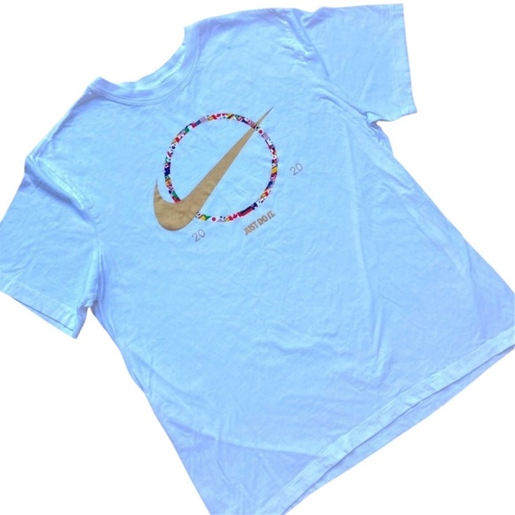 Nike Gold Swoosh 2020 Olympic World Cup Tee Shirt Size L - Picture 2 of 4